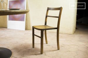 Chaise en bois Larssön - Confort et élégance