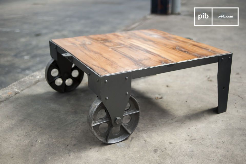 Table basse industrielle roues crantées et plateau bois